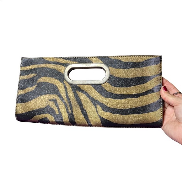 Stylish Gold and Black Clutch - Picture 7 of 9